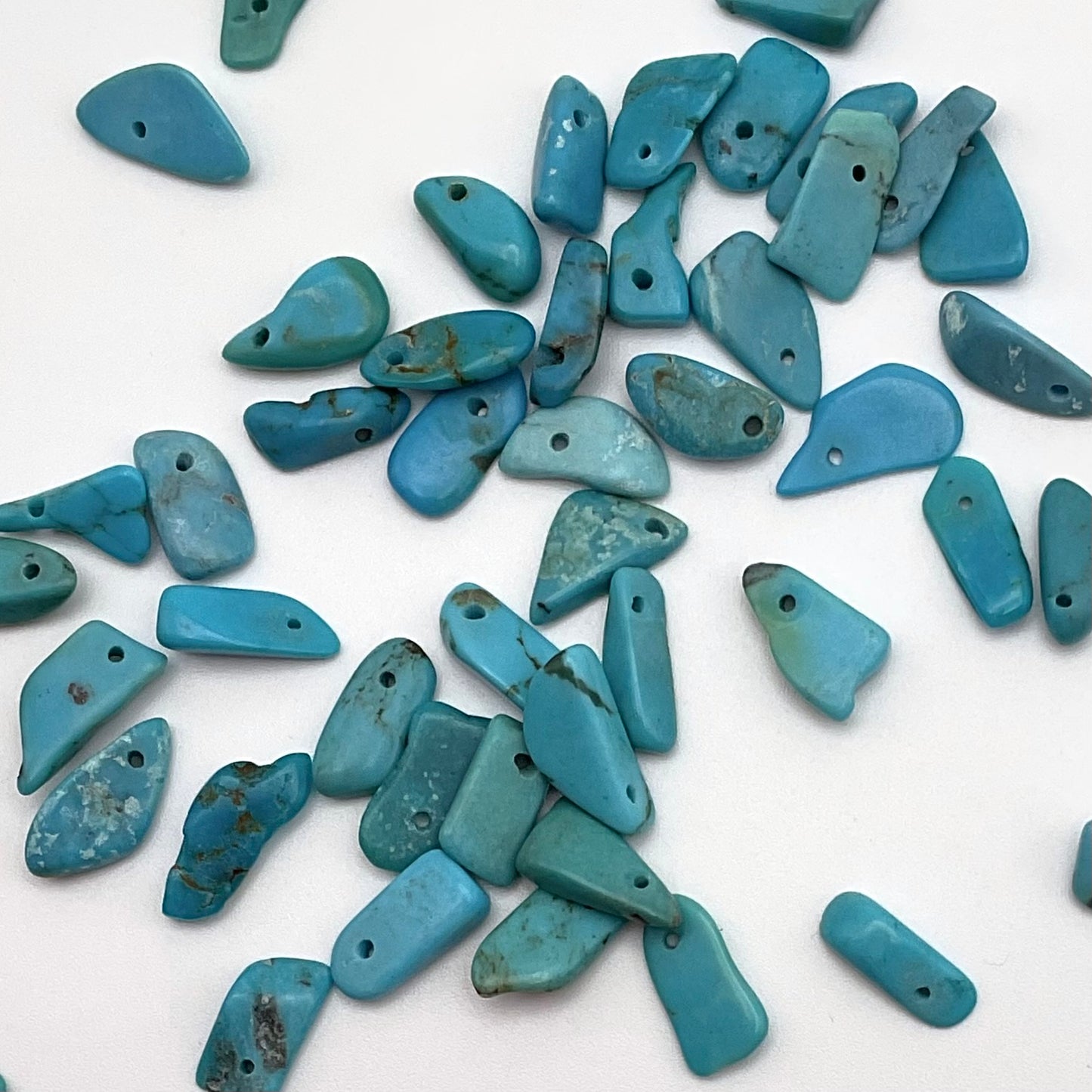 10 to 12mm Turquoise Chips Smooth Single.