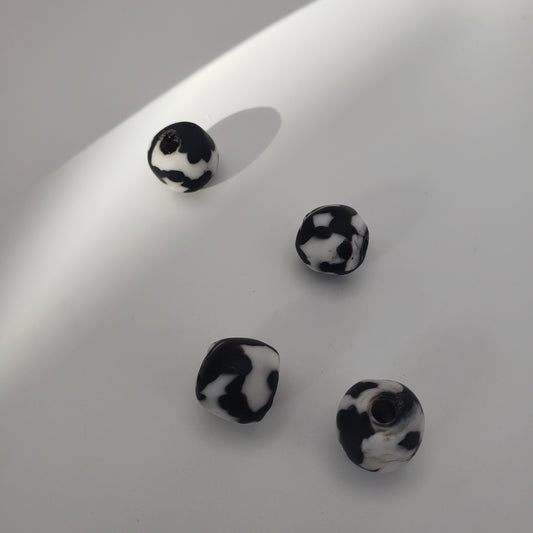 10mm Black and White Tie-Die Bead Single.