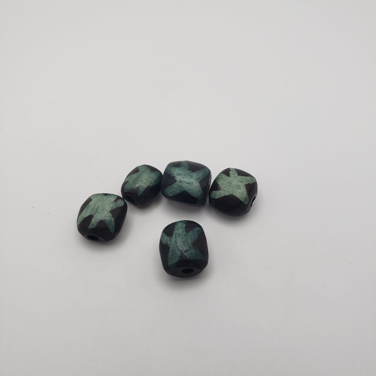 Black & Green Wood Star Bead Single