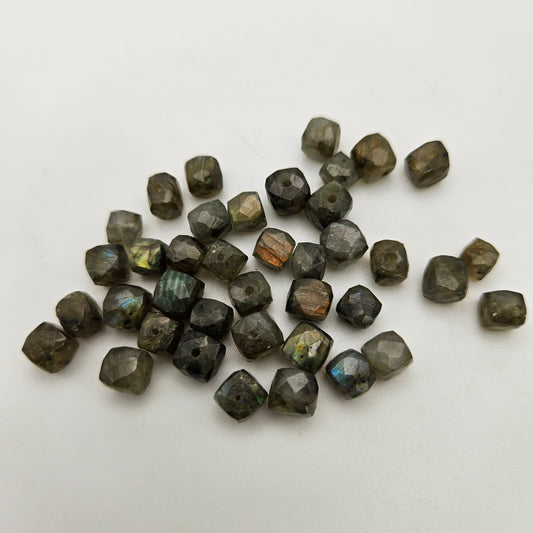 8mm Labradorite Cube SINGLE