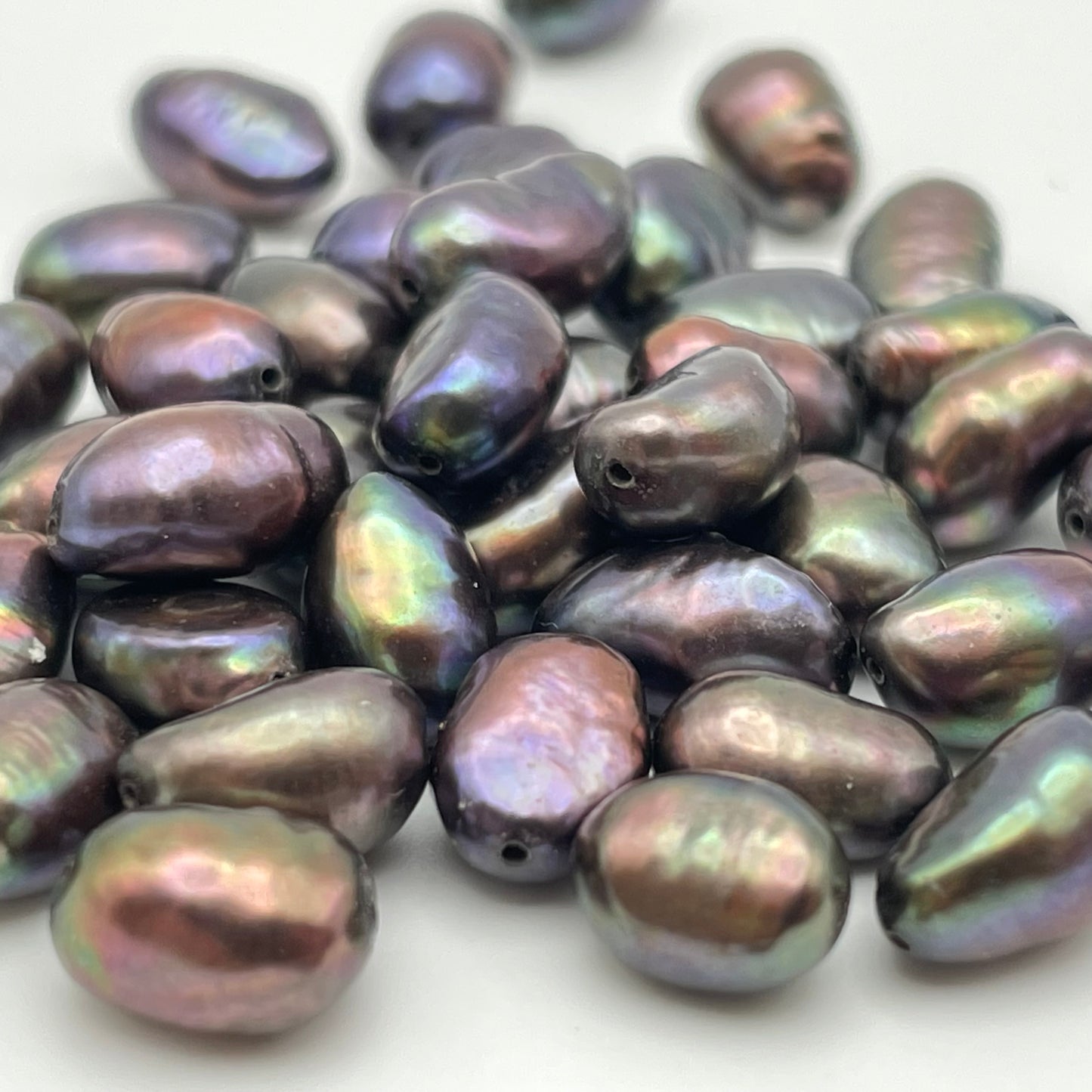 8mm Peacock Pearls Oval Single Bead