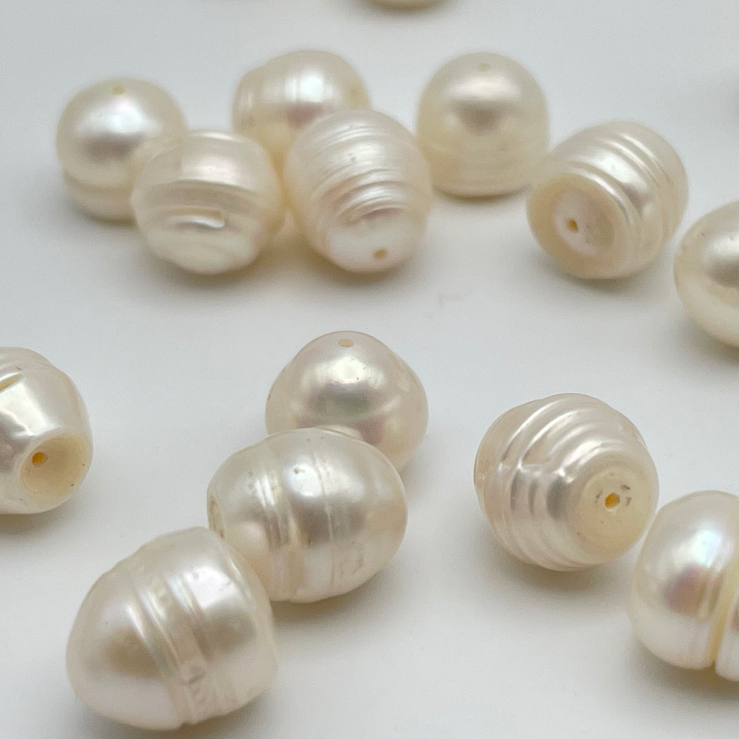 8mm White Pearls Corrugated Single Bead